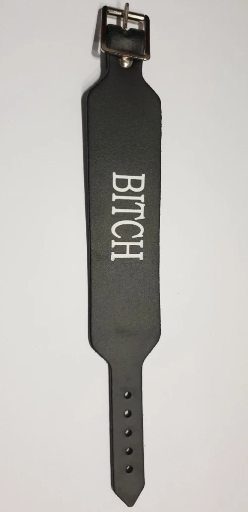 BITCH PRINT LEATHER WRISTBAND BLACK