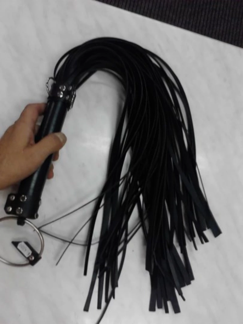 BDSM Μεγάλο δερμάτινο μαστίγιο με συνολικό μήκος 75 cm