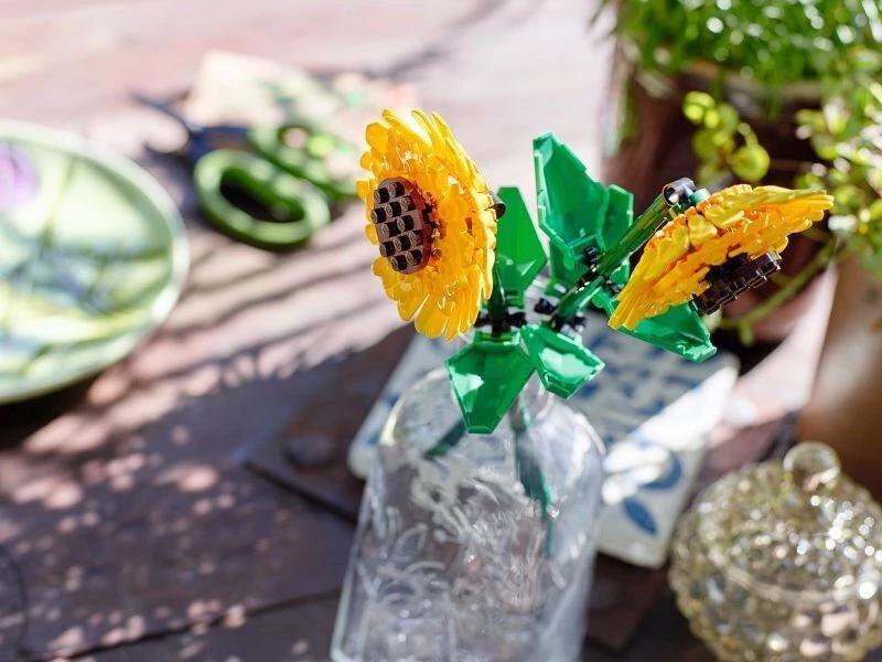 LEGO®: Sunflowers