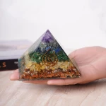 Πυραμίδα Οργονίτη 7 Chakras με Ημιπολύτιμους Λίθους Orgonite Pyramid 7,5cm