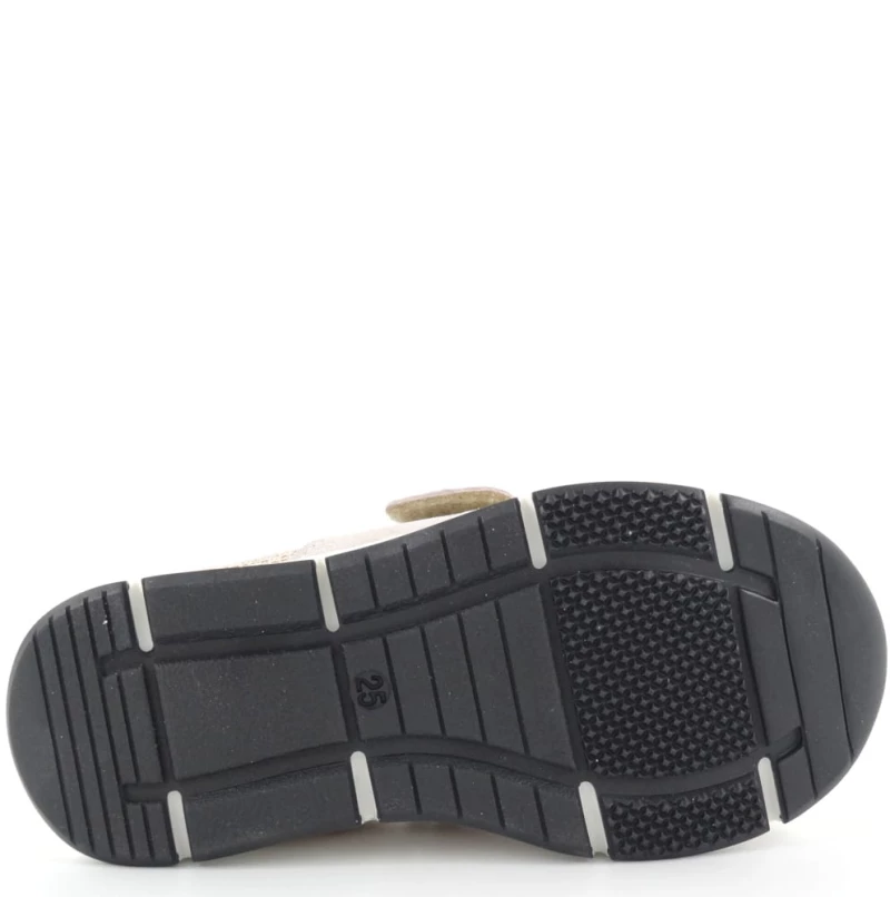 Sneakers σε λευκό δέρμα