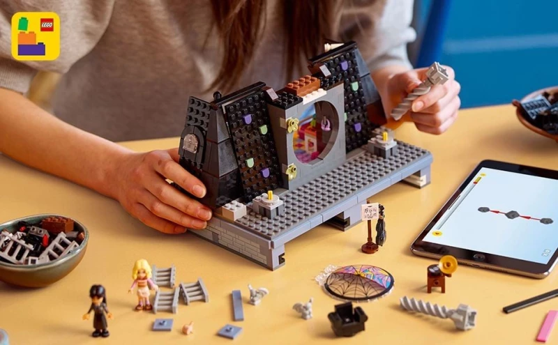 LEGO - Wednesday - Wednesday & Enid's Dorm Room (76781) / Toys