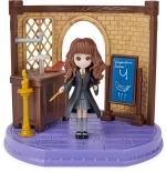 Spin Master Wizarding World 6061846 Harry Potter - Hogwarts Wizarding Classroom Playset