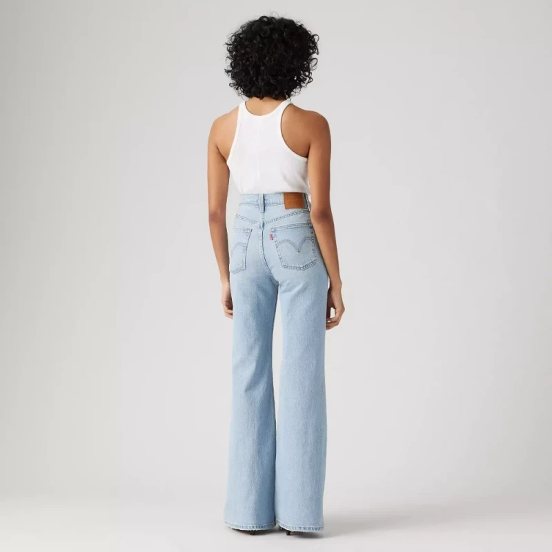 Levi’s® Woman Ribcage Bell Jeans