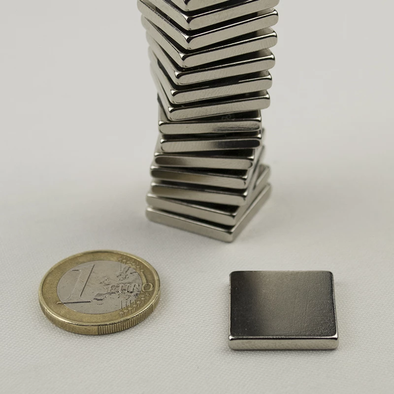 Μαγνήτης Παραλληλεπίπεδος 20x20x3mm Νεοδυμίου Δύναμη Έλξης 4,2kg