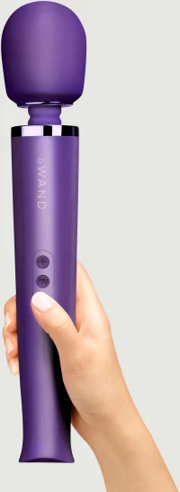 Le Wand Purple rechargeable massager