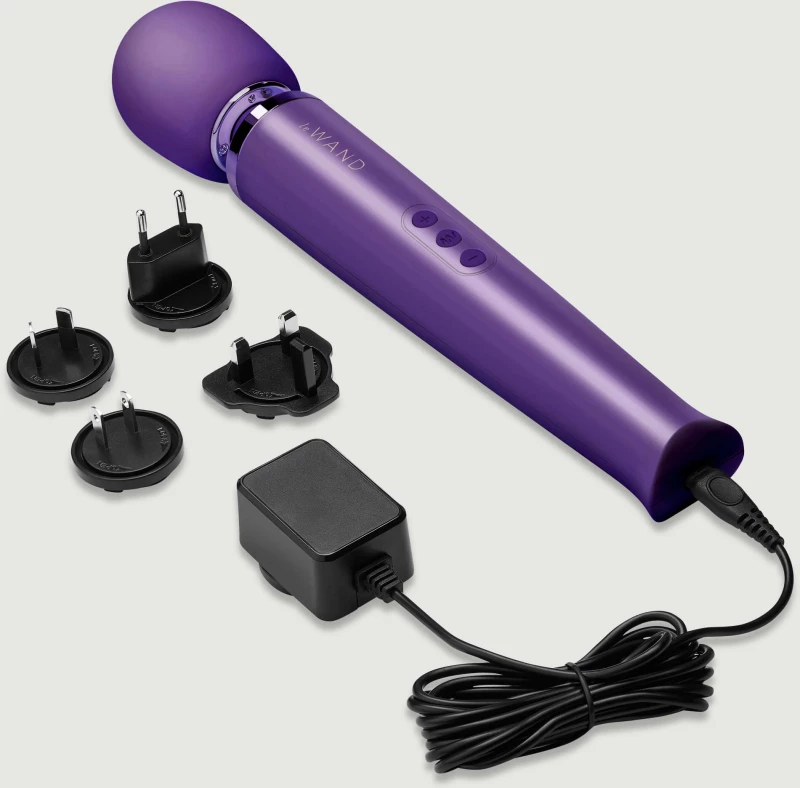 Le Wand Purple rechargeable massager