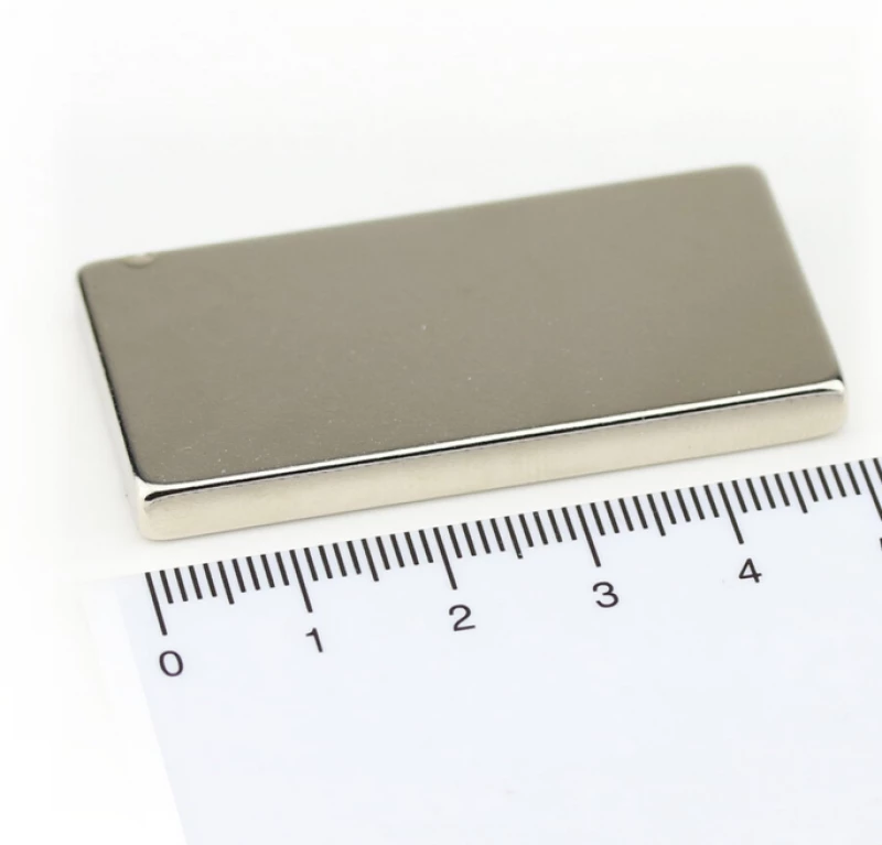 Μαγνήτης Παραλληλεπίπεδος 50x25x5mm Νεοδυμίου Δύναμη Έλξης 25kg