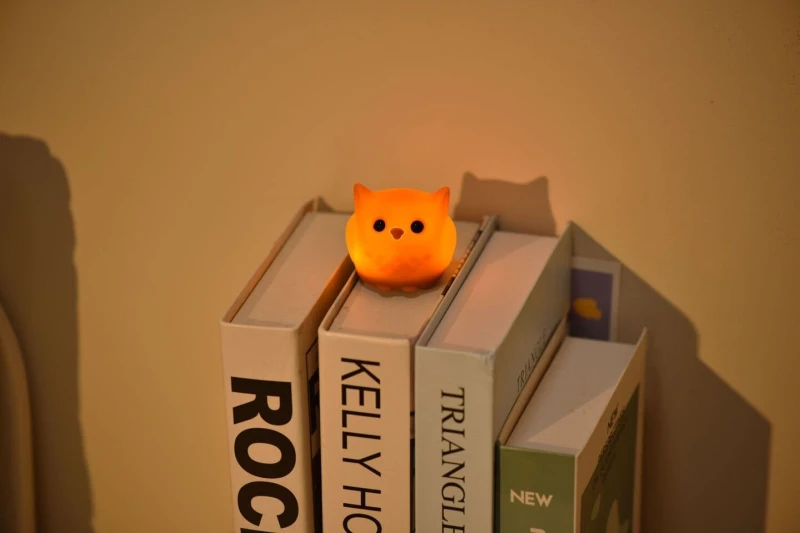 Winkee - Tiny Night Light Table Lamp - Orange - Petite / Gadgets