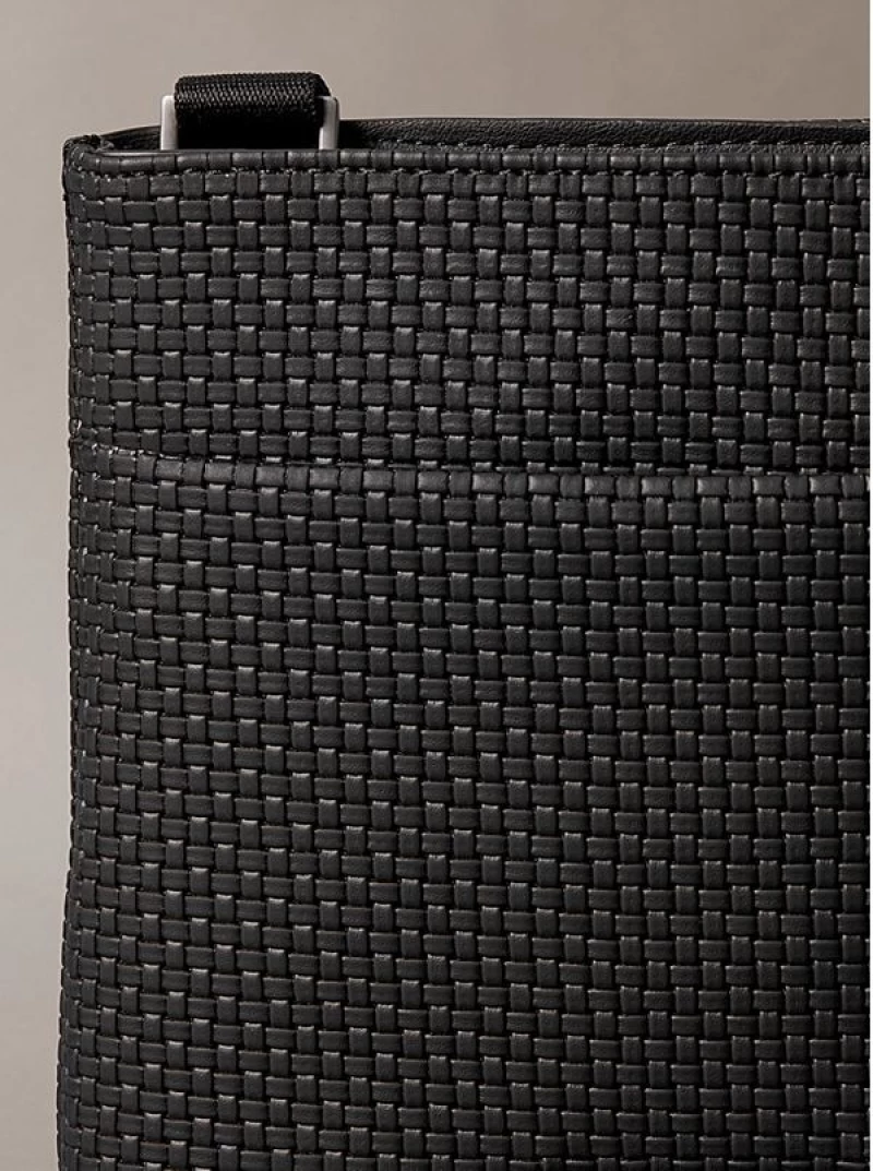 Calvin Klein Enbossed Woven Flatpack ανδρικό χιαστί τσαντάκι LV04D3222G-UB1