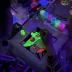 Ζωγραφική με Black Light και Neon Χρώματα