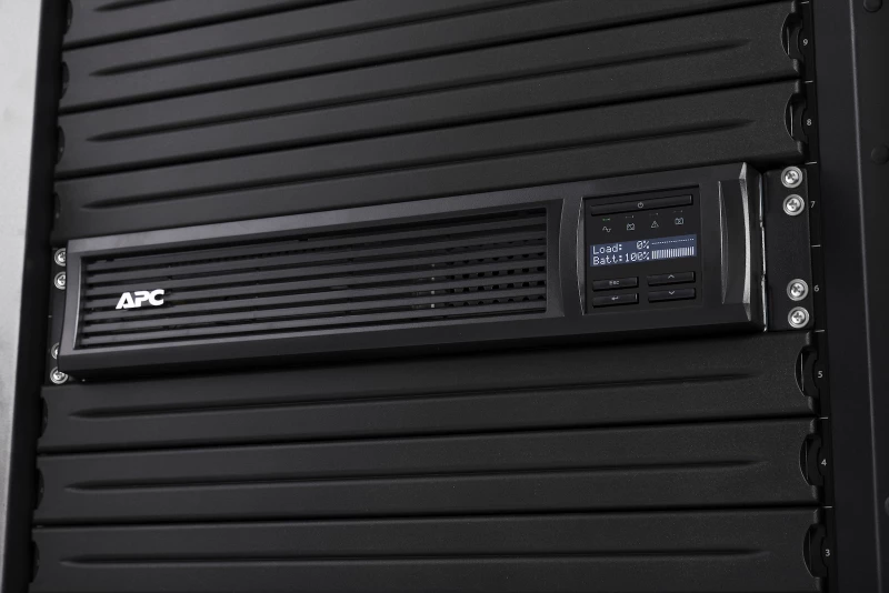 APC LCD RM 2U 230V with SmartConnect