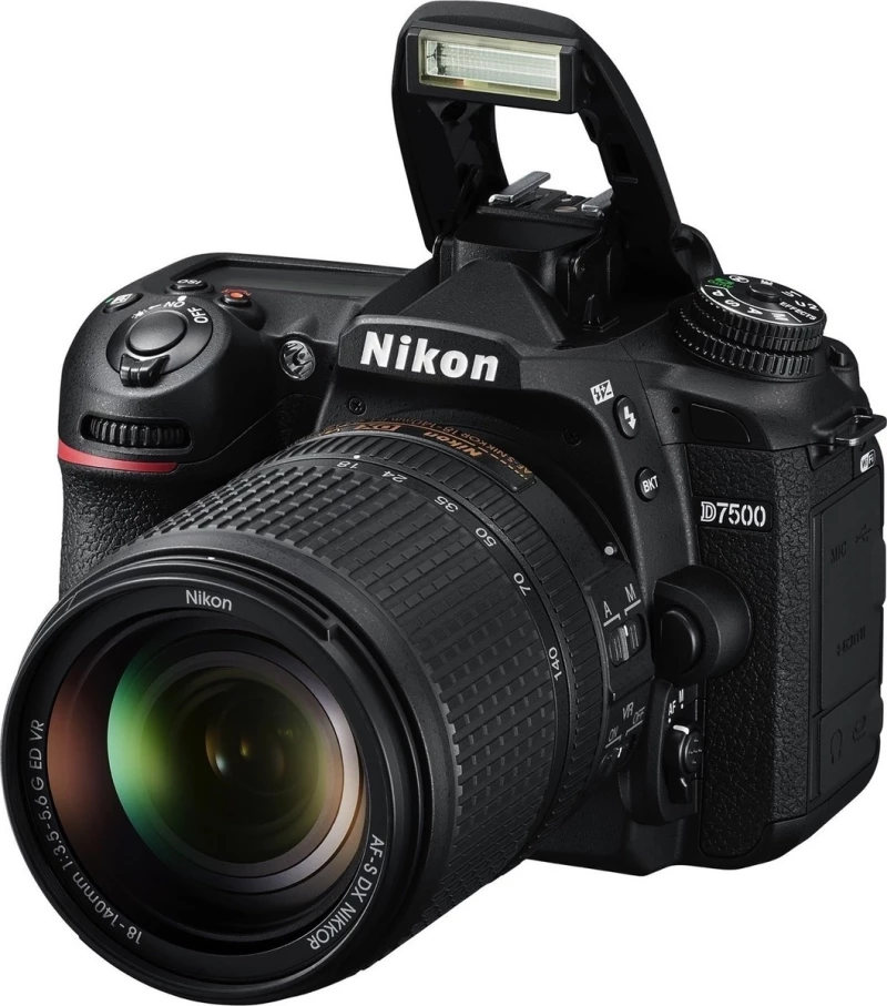 Nikon D7500 Kit (AF-S DX 18-140mm f/3.5-5.6G ED VR) Black