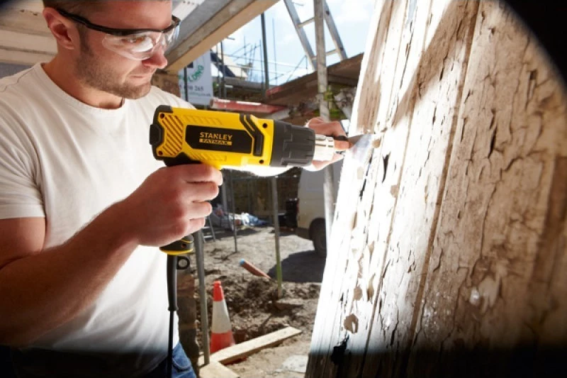 Stanley Fme670K Πιστόλι Θερμού Αέρα 2000W Με Κασετίνα