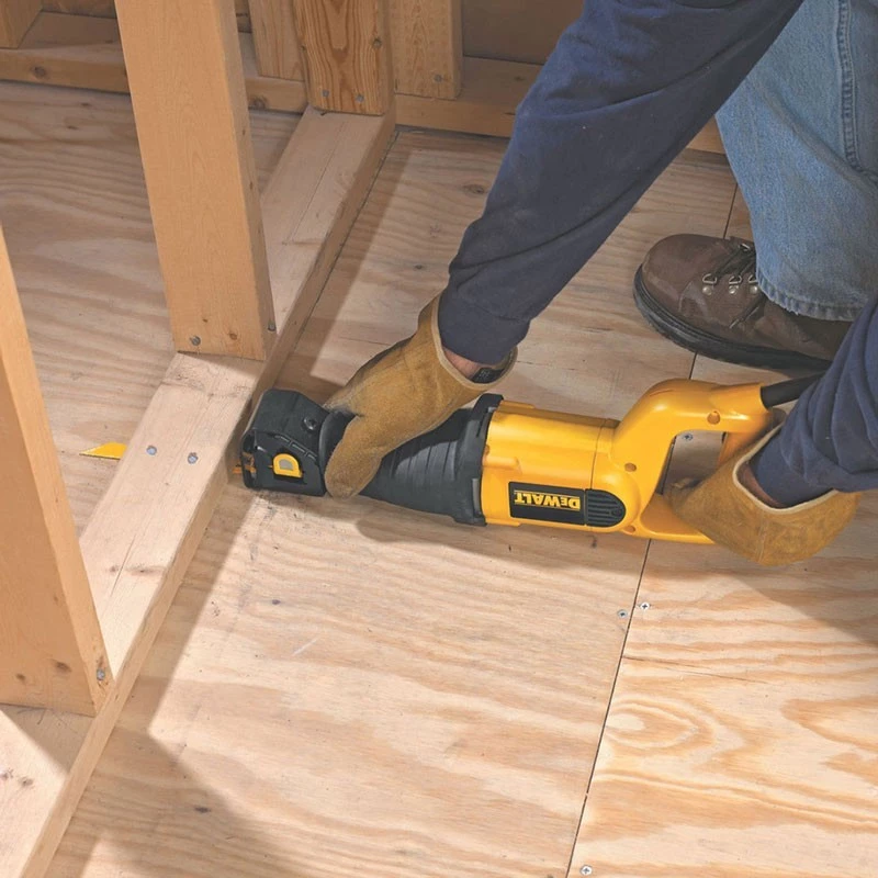 Dewalt Σπαθοσέγα DWE305PK 1100W