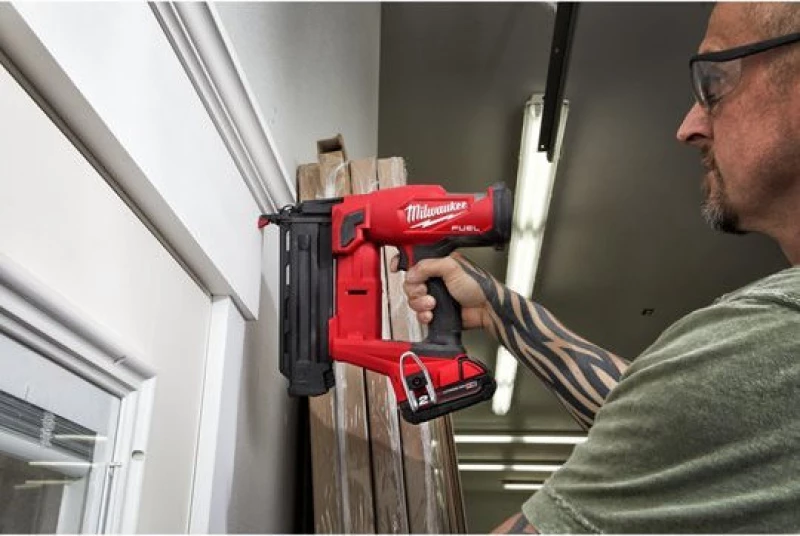 Milwaukee Καρφωτικό Ξύλου M18 Fn18Gs-202X