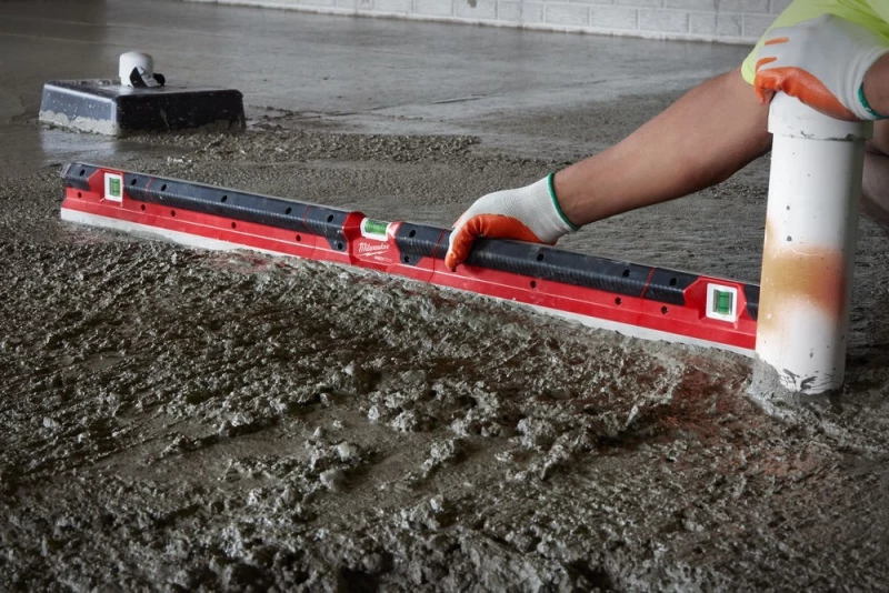 Milwaukee Redstick 180cm 4932459895