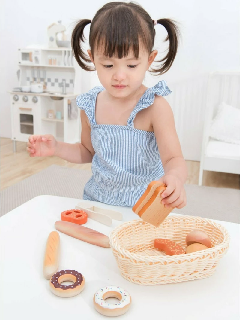 New Classic Toys Καλάθι Με Αρτοποιήματα