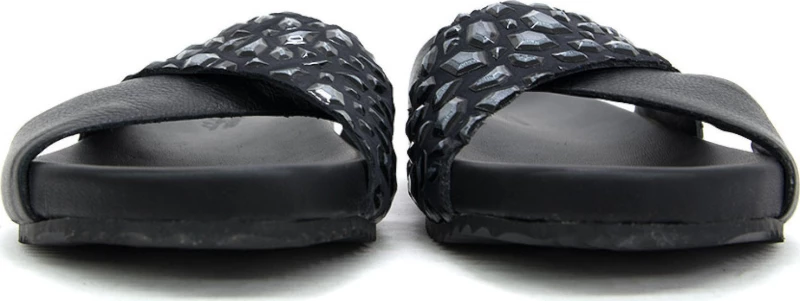 Komis & Komis 58 Black