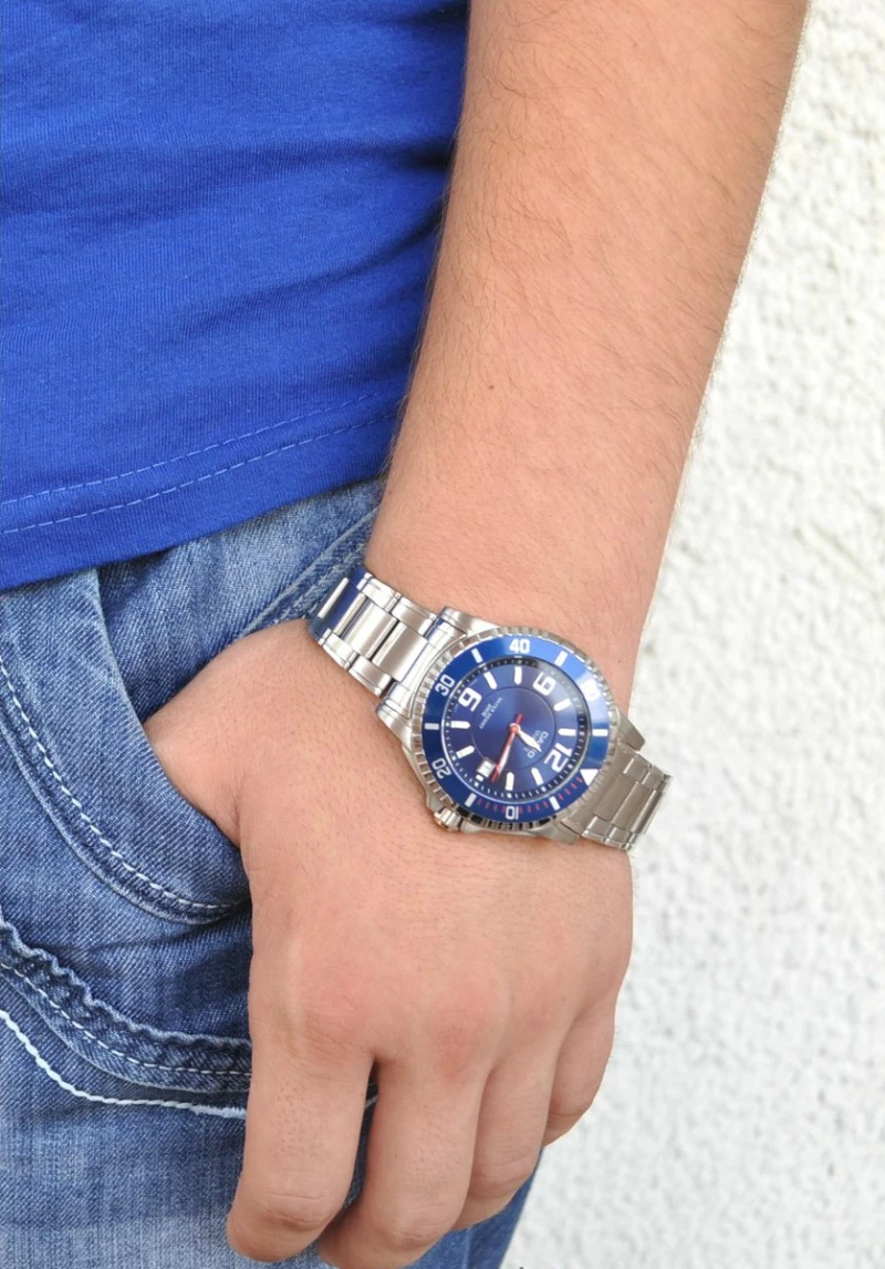 Casio Ρολόι με Μεταλλικό Μπρασελέ σε Ασημί χρώμα