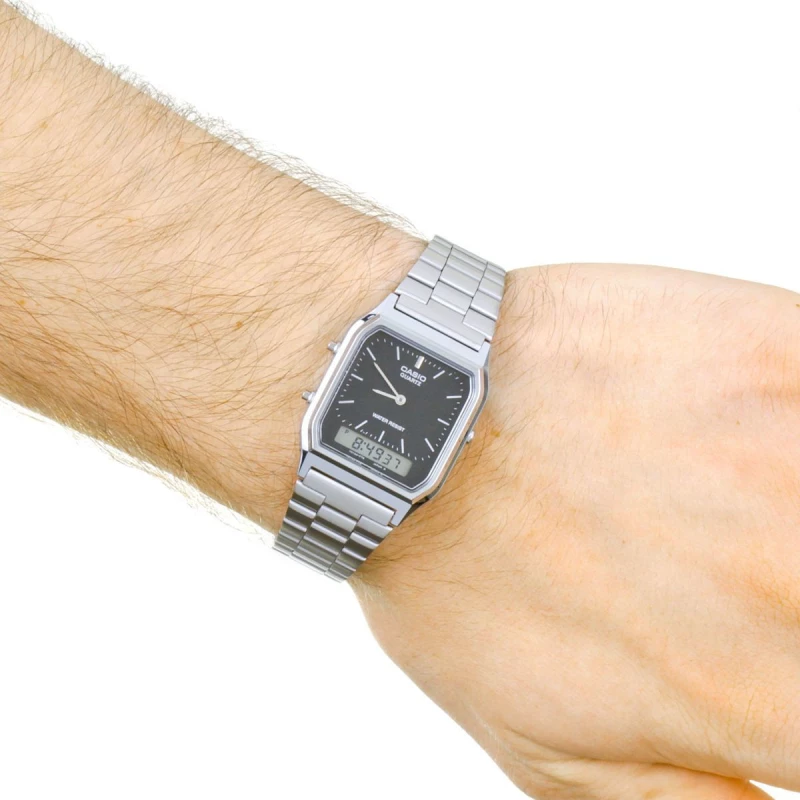 Casio Ρολόι με Μεταλλικό Μπρασελέ σε Ασημί χρώμα
