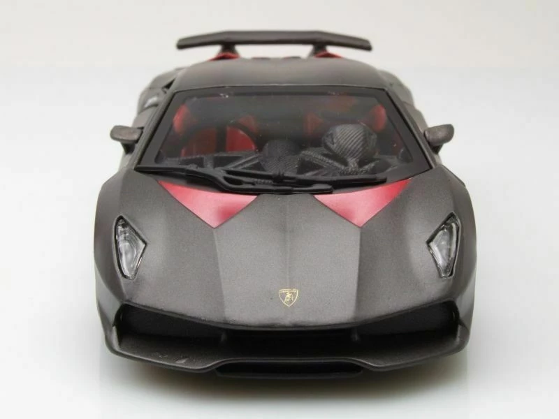 Bburago 1:24 Lamborghini Sesto Elemento