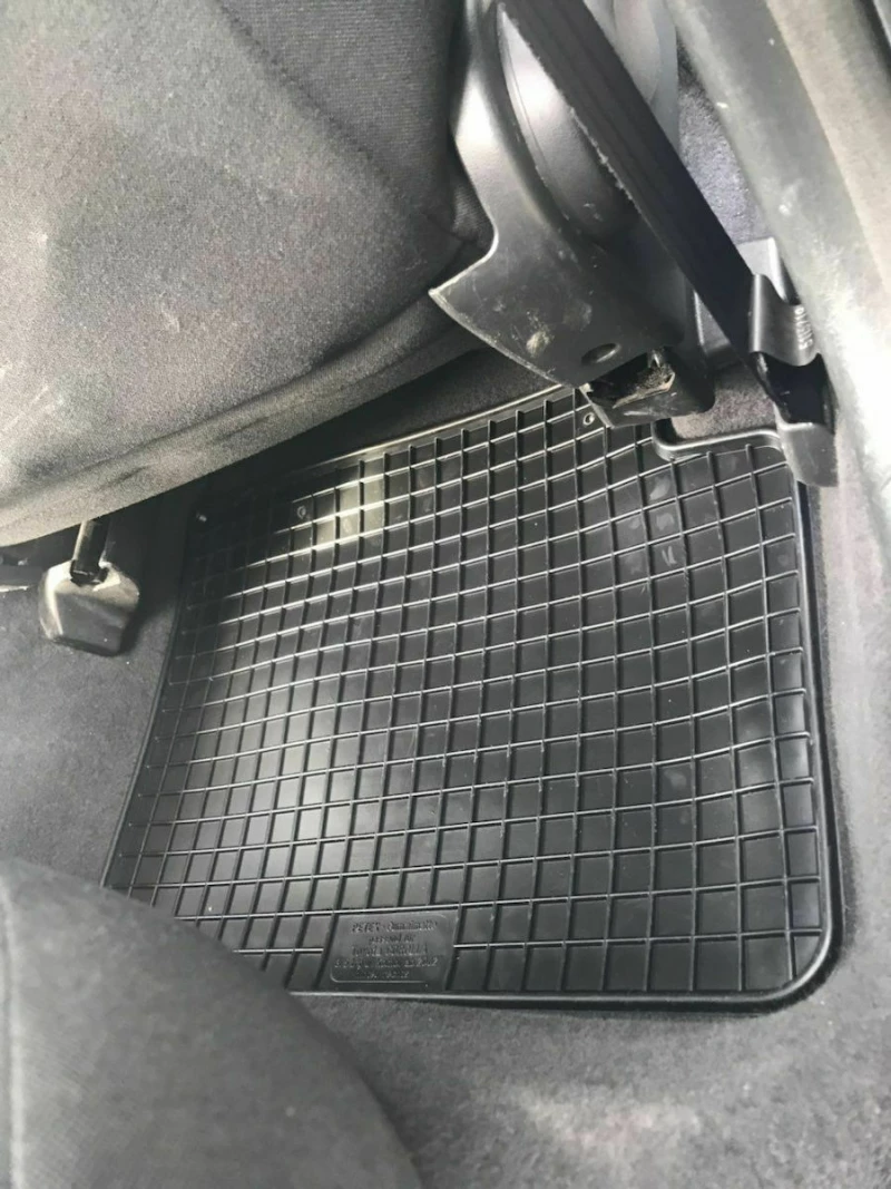 Petex Σετ Πατάκια 4τμχ από Λάστιχο για Toyota Corolla