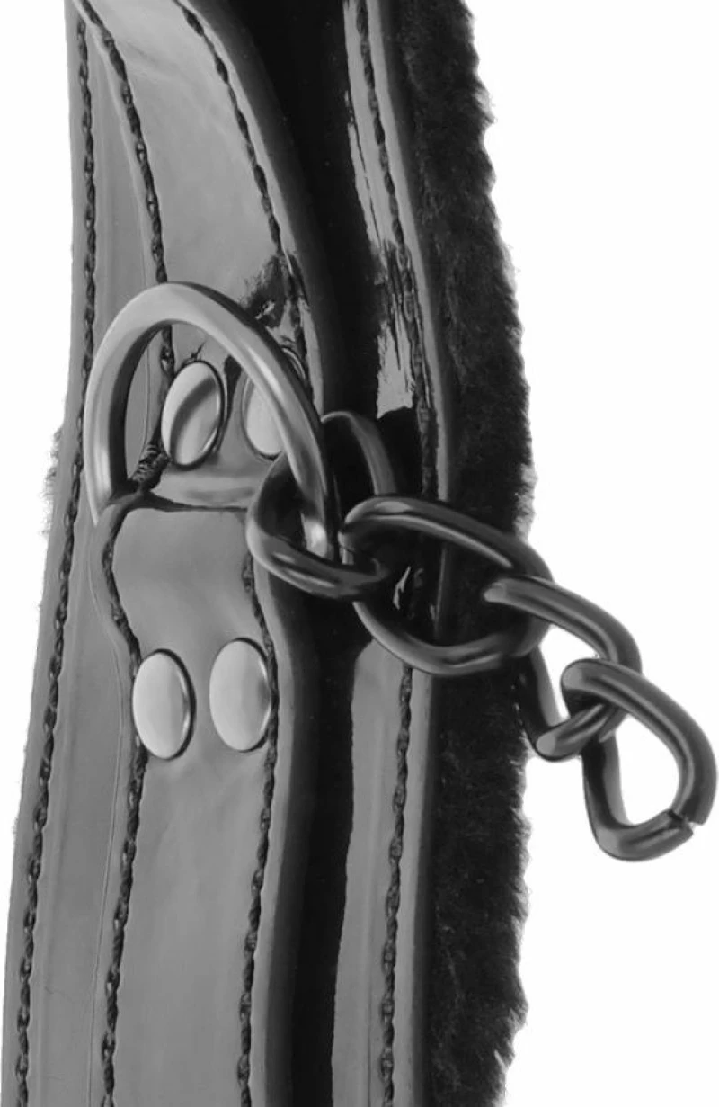 Darkness Ankle Restraints With Padlock Black