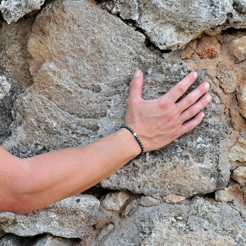 Χειροποίητο Βραχιόλι Hematite με ασημένιο στοιχείο