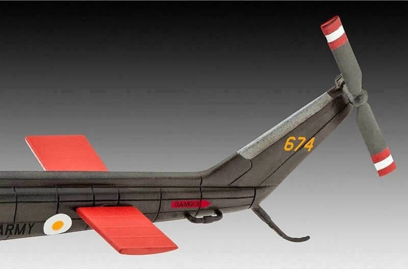 Revell UH-1H Gunship 1/100
