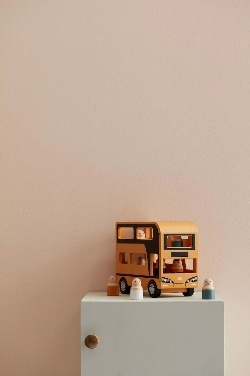 Kids Concept Λεωφορείο Με Φιγούρες