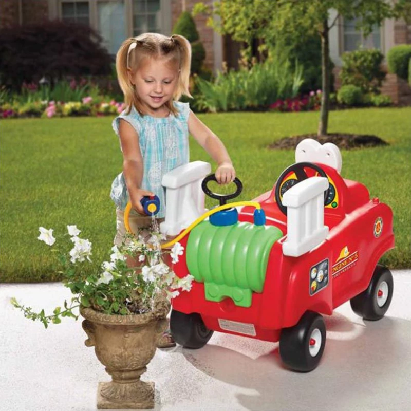 Little Tikes Spray & Rescue Fire Truck