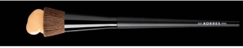 Korres Foundation Brush 01