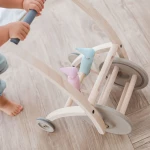 Plan Toys Περπατούρα Τρυποκάρυδοι