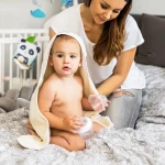 BabyOno: Πετσέτα βελουτέ βαμβακερή με κουκούλα 100 x 100 Μπέζ