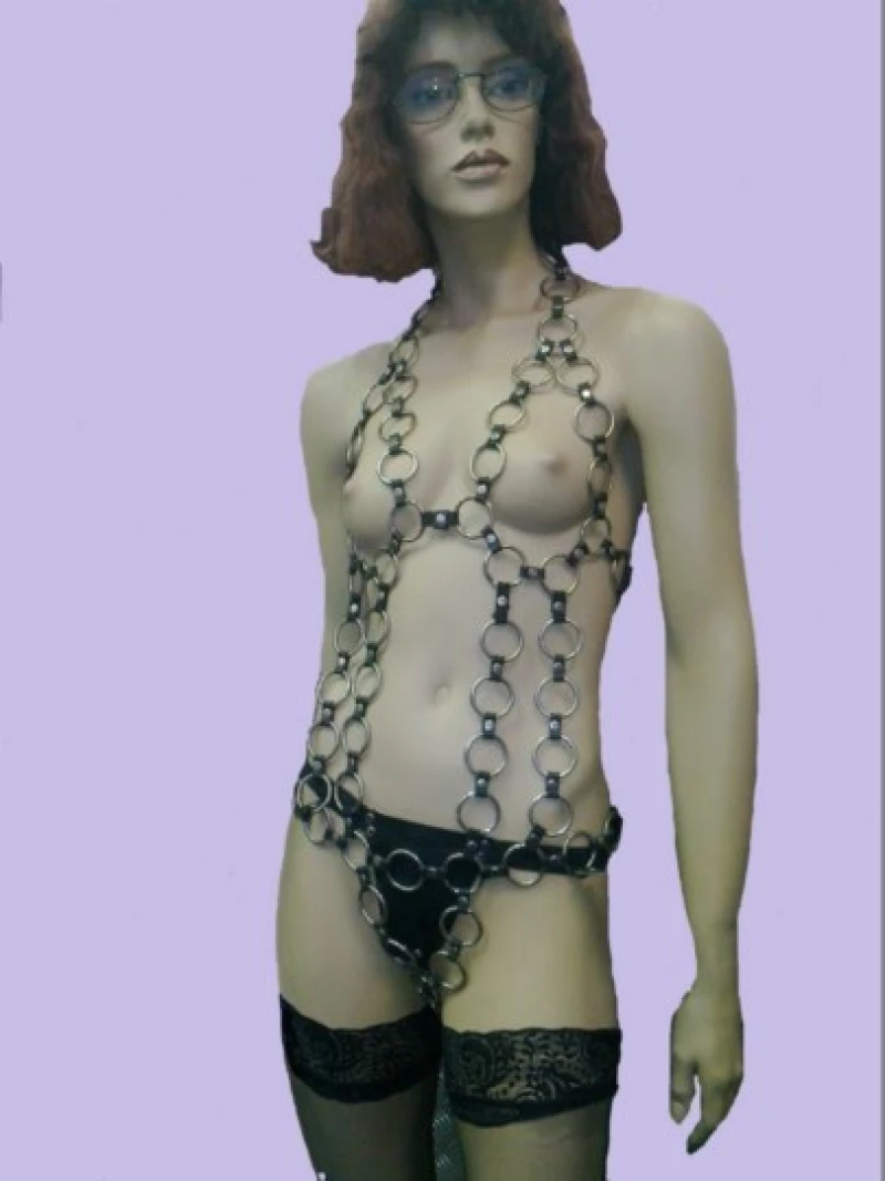 BDSM Γυναικείο κορμάκι με ενωμένους μεταλλικούς κρίκους