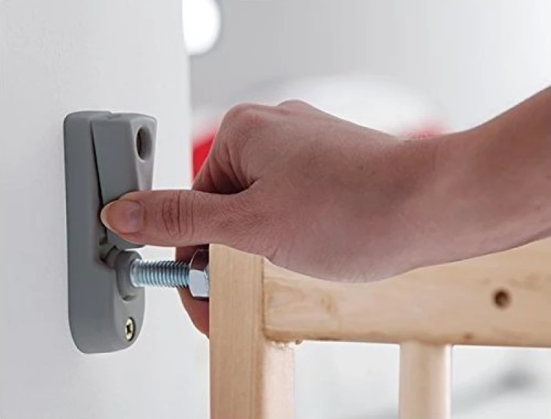 Munchkin Extending Wooden Safety Gate