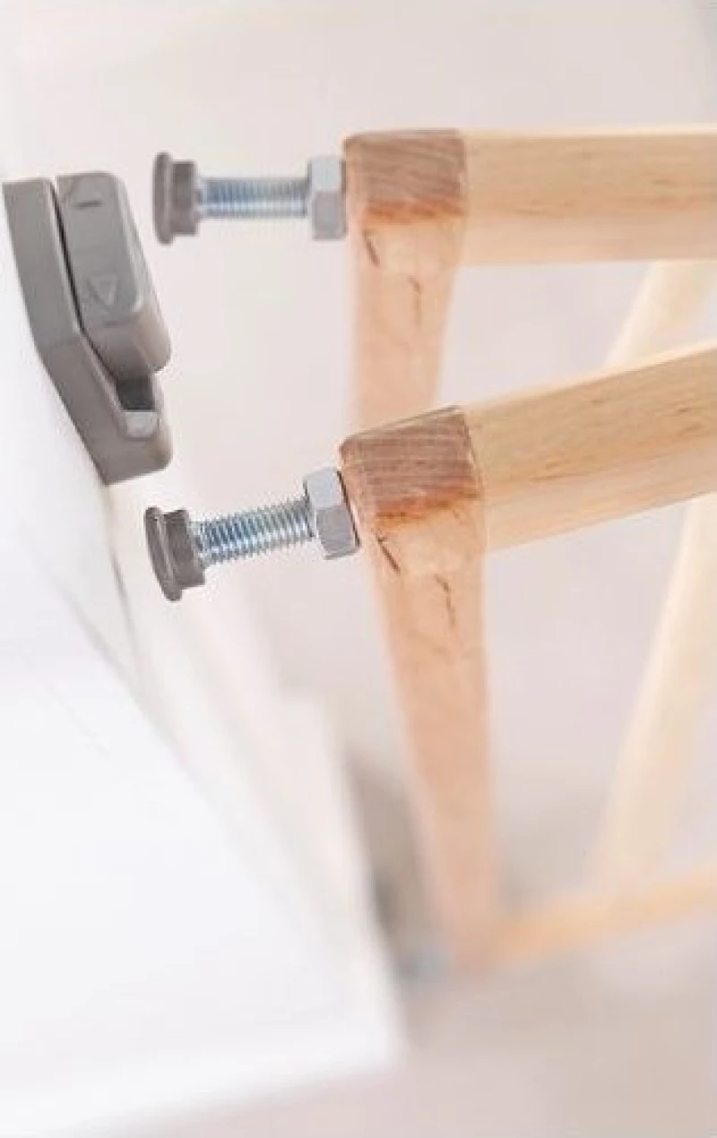Munchkin Extending Wooden Safety Gate