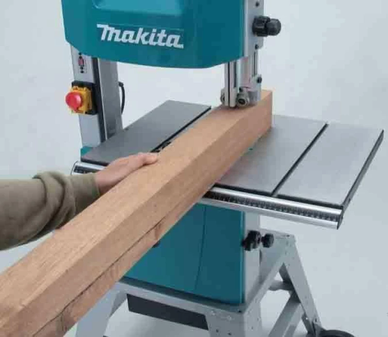 Makita LB1200F Πριονοκορδέλα 900W