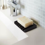 Yamazaki Σαπουνοθήκη Σιλικόνης Μαύρη Flow 11,5x8x1