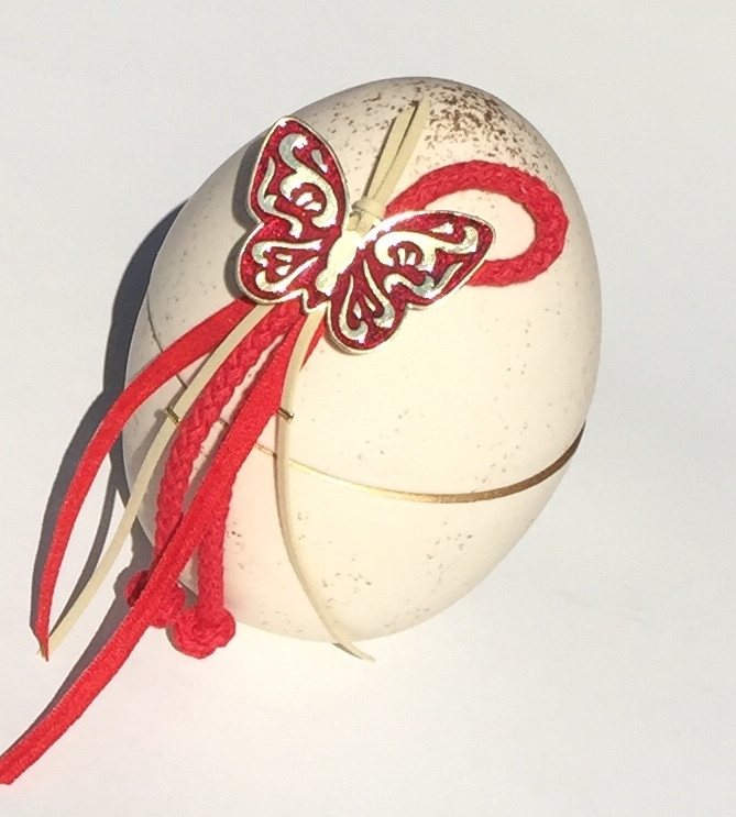 Αυγό Χειροποίητο Ανοιγόμενο Butterfly ivory