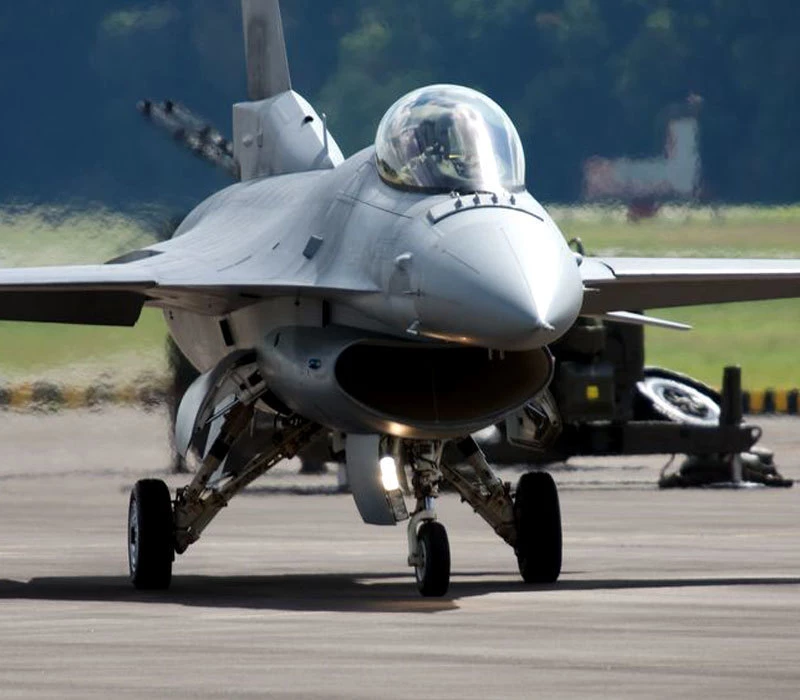 2x40΄ πιλότος μαχητικού F-16 simulator για 1 άτομο +συνοδοί