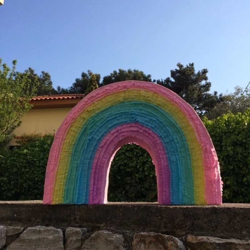 Πινιάτα ουράνιο τόξο