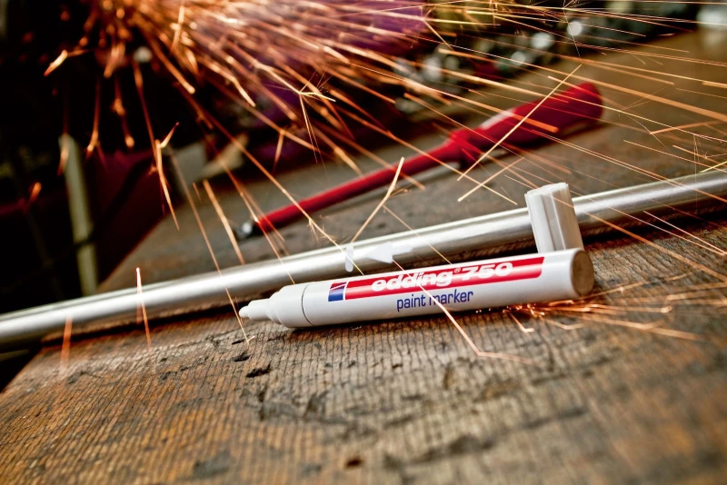 Edding 750 Ανεξίτηλος 4mm Λευκό
