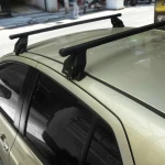 Menabo Μπάρες Οροφής Ατσάλινες για Toyota Yaris για Αυτοκίνητα με Εργοστασιακές Μπάρες (Σετ με πόδια και κλειδαριά)