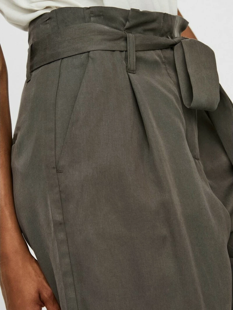Vero Moda Γυναικεία Υφασμάτινη Βερμούδα Beluga 10242240