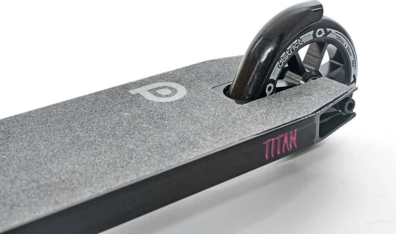 District Scooter Titan Black/Pink